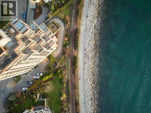 10 2250 Bellevue Avenue, West Vancouver, BC - 