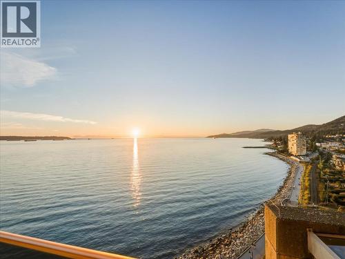 10 2250 Bellevue Avenue, West Vancouver, BC - Outdoor With Body Of Water With View