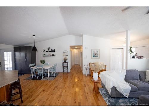 1 Birch Cres, Fredericton, NB 