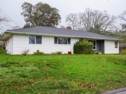 3201 Frechette St  Saanich, BC V8P 4N6