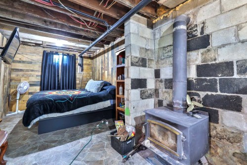 Chambre à coucher principale - 26 Ch. De La Frontière, Sainte-Thérèse-De-La-Gatineau, QC - Indoor Photo Showing Basement