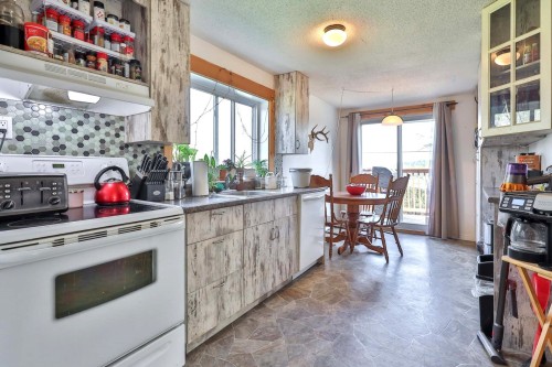 Cuisine - 26 Ch. De La Frontière, Sainte-Thérèse-De-La-Gatineau, QC - Indoor Photo Showing Kitchen