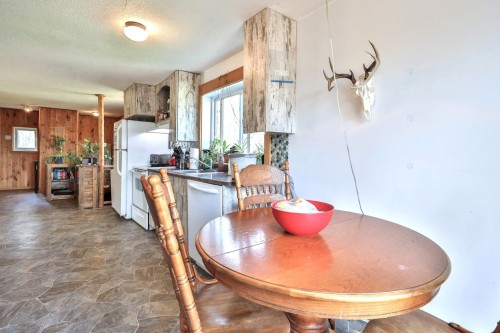 Salle à manger - 26 Ch. De La Frontière, Sainte-Thérèse-De-La-Gatineau, QC - Indoor Photo Showing Dining Room