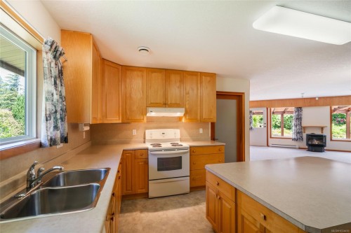 321 Mill Rd, Qualicum Beach, BC 