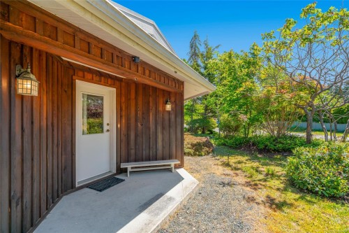 321 Mill Rd, Qualicum Beach, BC 