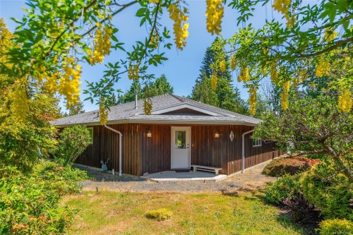 321 Mill Rd, Qualicum Beach, BC 