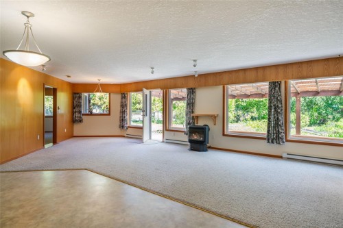 321 Mill Rd, Qualicum Beach, BC 