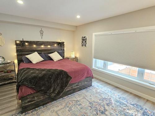 309 Marks Street S, Thunder Bay, ON - Indoor Photo Showing Bedroom