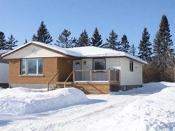 270 Hinton Avenue  Thunder Bay, ON P7A 7E4