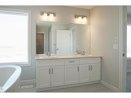 727 166 Av Ne, Edmonton, AB - Indoor Photo Showing Bathroom