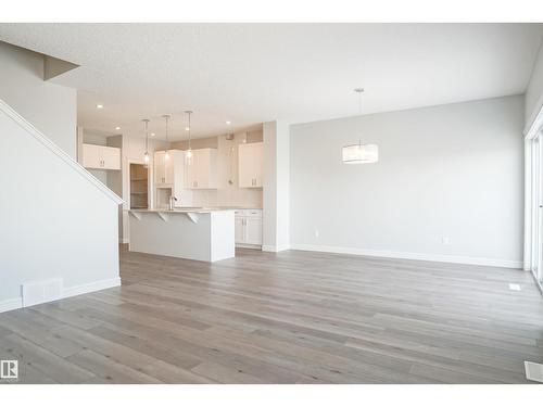 727 166 Av Ne, Edmonton, AB - Indoor Photo Showing Kitchen