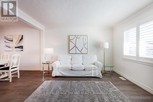 1058 Chippewa Drive, London East (East D), ON - Indoor Photo Showing Bedroom