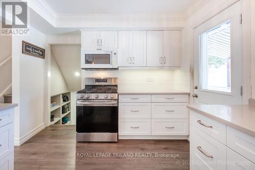 1058 Chippewa Drive, London East (East D), ON - Indoor Photo Showing Kitchen