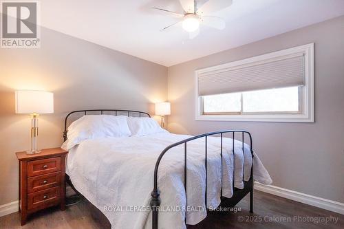 1058 Chippewa Drive, London East (East D), ON - Indoor Photo Showing Bedroom