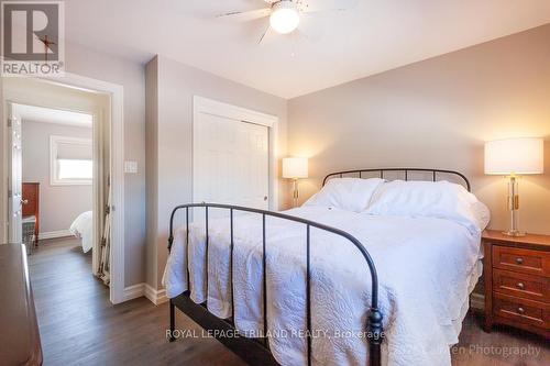 1058 Chippewa Drive, London East (East D), ON - Indoor Photo Showing Bedroom
