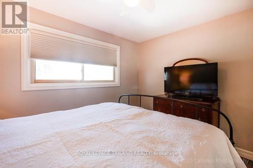 1058 Chippewa Drive, London East (East D), ON - Indoor Photo Showing Bedroom