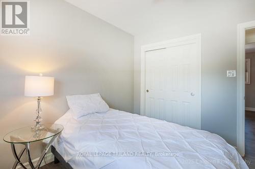 1058 Chippewa Drive, London East (East D), ON - Indoor Photo Showing Bedroom
