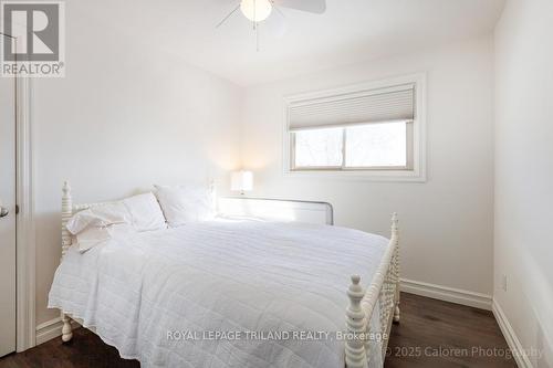 1058 Chippewa Drive, London East (East D), ON - Indoor Photo Showing Bedroom