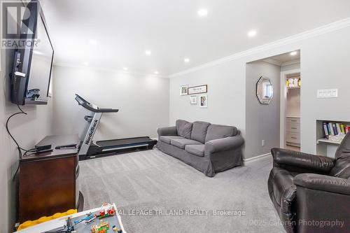 1058 Chippewa Drive, London East (East D), ON - Indoor Photo Showing Other Room