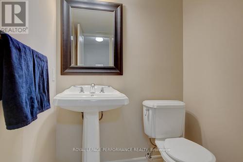 318 Iona Street, Ottawa, ON - Indoor Photo Showing Bathroom