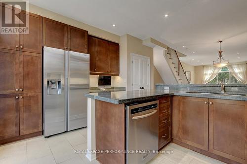 318 Iona Street, Ottawa, ON - Indoor Photo Showing Kitchen