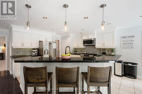 19 Grist Mill Drive, Halton Hills, ON - Indoor Photo Showing Kitchen With Stainless Steel Kitchen With Upgraded Kitchen