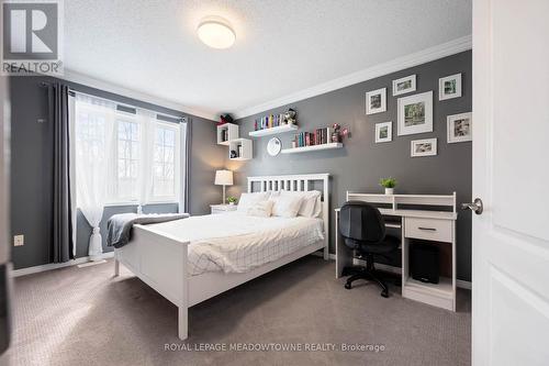 19 Grist Mill Drive, Halton Hills, ON - Indoor Photo Showing Bedroom