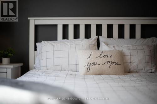 19 Grist Mill Drive, Halton Hills, ON - Indoor Photo Showing Bedroom