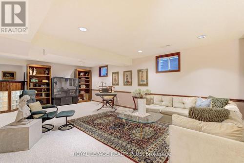 1760 Featherston Court, Mississauga, ON - Indoor Photo Showing Living Room