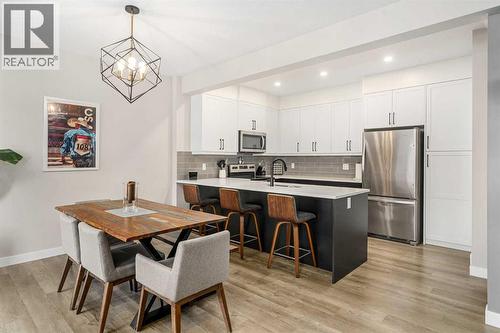 915 Crestridge Common Sw, Calgary, AB - Indoor