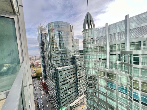 Vue - 2307-1155 Rue De La Montagne, Montréal (Ville-Marie), QC -  With Facade