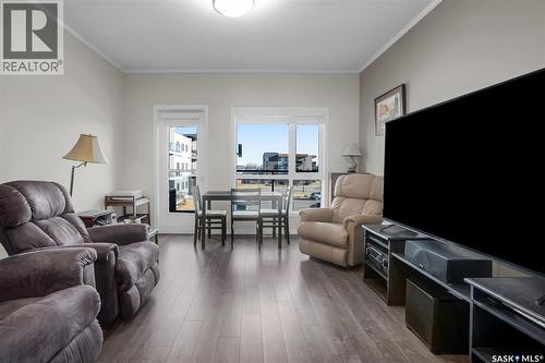 216 545 Hassard Close, Saskatoon, SK - Indoor Photo Showing Living Room