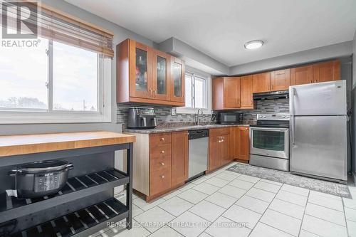1 - 1025 Upper Gage Avenue, Hamilton, ON - Indoor Photo Showing Kitchen