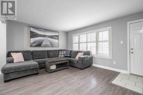 1 - 1025 Upper Gage Avenue, Hamilton, ON - Indoor Photo Showing Living Room