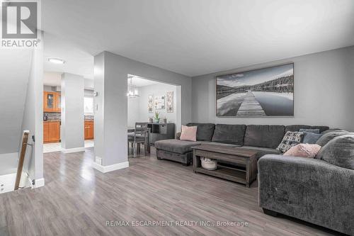 1 - 1025 Upper Gage Avenue, Hamilton, ON - Indoor Photo Showing Living Room