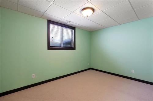 169 Greentree Dr, Grunthal, MB 