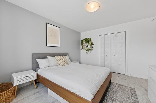 Chambre à coucher principale - 302-320 Ch. Sanguinet, Saint-Philippe, QC - Indoor Photo Showing Bedroom