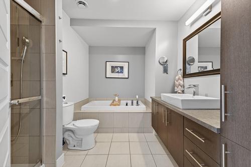 Salle de bains - 302-320 Ch. Sanguinet, Saint-Philippe, QC - Indoor Photo Showing Bathroom