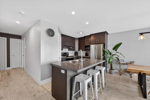 Cuisine - 302-320 Ch. Sanguinet, Saint-Philippe, QC - Indoor Photo Showing Kitchen With Double Sink