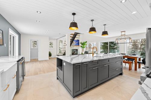 Cuisine - 48 Ch. Coutu, Saint-Donat, QC - Indoor Photo Showing Kitchen