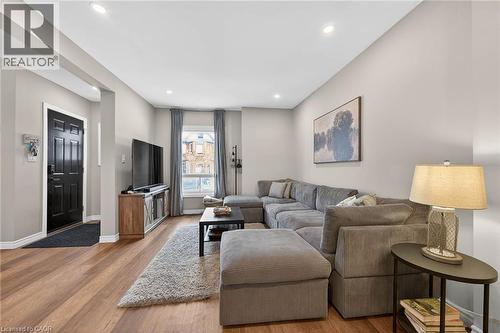 306 Cumberland Avenue, Hamilton, ON - Indoor Photo Showing Living Room