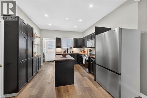 306 Cumberland Avenue, Hamilton, ON - Indoor Photo Showing Kitchen With Upgraded Kitchen