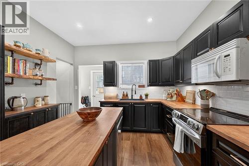 306 Cumberland Avenue, Hamilton, ON - Indoor Photo Showing Kitchen