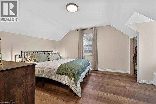 306 Cumberland Avenue, Hamilton, ON - Indoor Photo Showing Bedroom