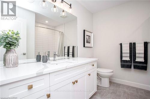 19 - 2700 Buroak Drive, London North (North S), ON - Indoor Photo Showing Bathroom