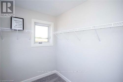 35 - 2700 Buroak Drive, London North (North S), ON - Indoor With Storage