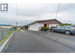 Parking for 2 vehicles - 