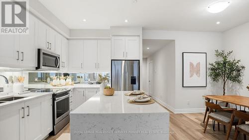 201 - 652 Cricklewood Drive, Mississauga, ON - Indoor Photo Showing Kitchen With Stainless Steel Kitchen With Upgraded Kitchen