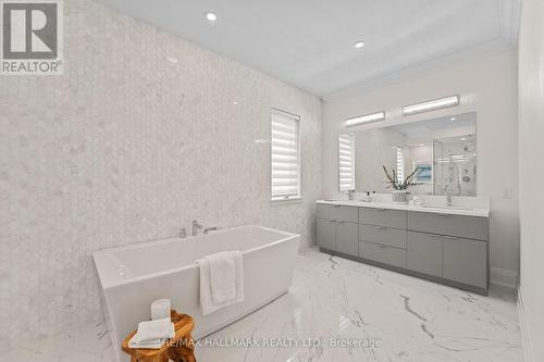 129 High Street W, Mississauga, ON - Indoor Photo Showing Bathroom