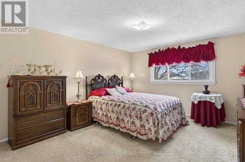 2305 Delkus Crescent, Mississauga, ON - Indoor Photo Showing Bedroom
